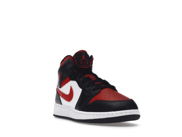 Air Jordan 1 Mid Black Fire Red (GS) - 554725-079-gallery-2 - Acquista su ResellPiacenza