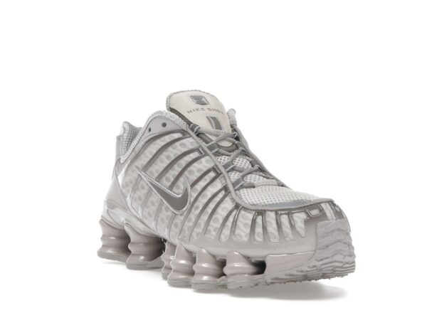 Nike Shox TL Orewood Brown Cave Stone - AV3595-104-gallery-2 - Acquista su ResellPiacenza