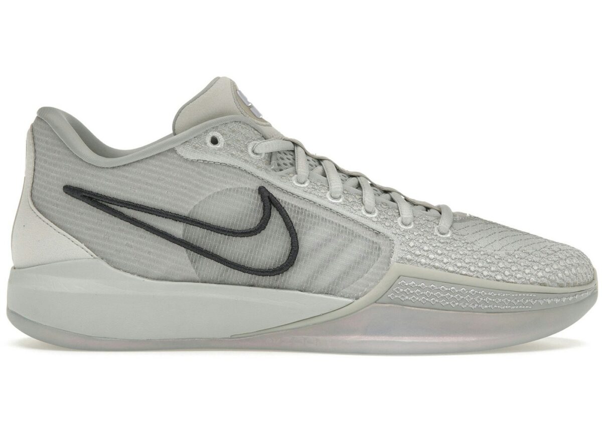 FQ3381-010/FQ3389-010.jpg Nike Sabrina 1 Ionic Photon Dust (Women's) - FQ3381-010/FQ3389-010 - Acquista su ResellPiacenza
