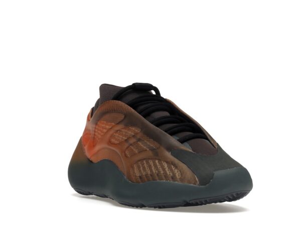 adidas Yeezy 700 V3 Copper Fade - GY4109-gallery-2 - Acquista su ResellPiacenza