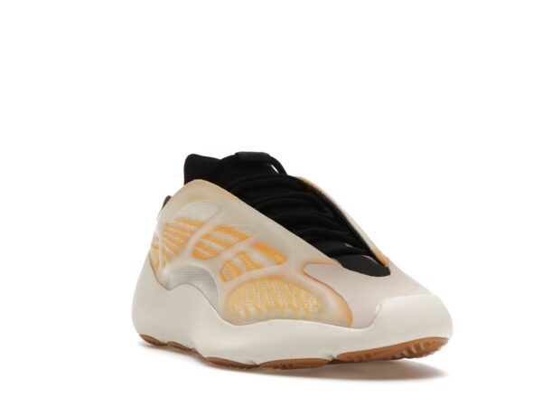 adidas Yeezy 700 V3 Mono Safflower - HP5425-gallery-2 - Acquista su ResellPiacenza