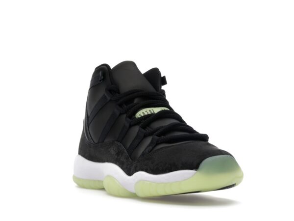 Jordan 11 Retro Black Barely Volt (GS) - IB1378-001-gallery-2 - Acquista su ResellPiacenza