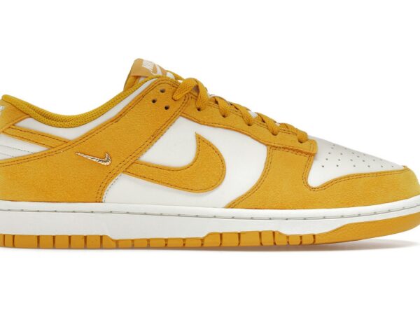 Nike Dunk Low Dark Sulfur Gold Mini Swoosh (Women's) - IB4417-101 - Acquista su ResellPiacenza