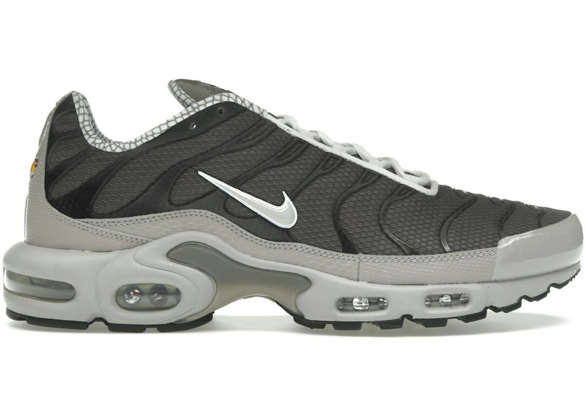 IB7679-200.jpg Nike Air Max Plus Year of the Snake - IB7679-200 - Acquista su ResellPiacenza