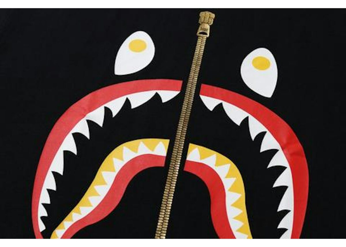 BAPE Colors Shark T-Shirt Black/Red - bape-colors-shark-t-shirt-black-red-gallery-1 - Acquista su ResellPiacenza