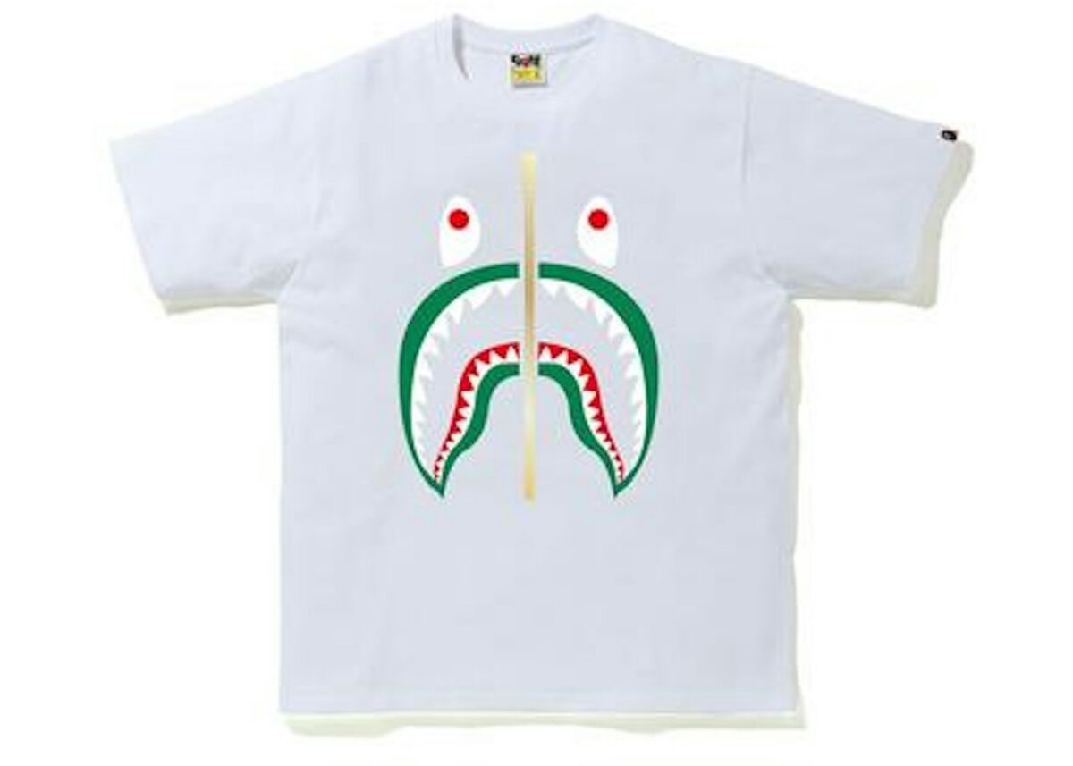 bape-colors-shark-t-shirt-white-blue.jpg BAPE Colors Shark T-Shirt White/Blue - bape-colors-shark-t-shirt-white-blue - Acquista su ResellPiacenza