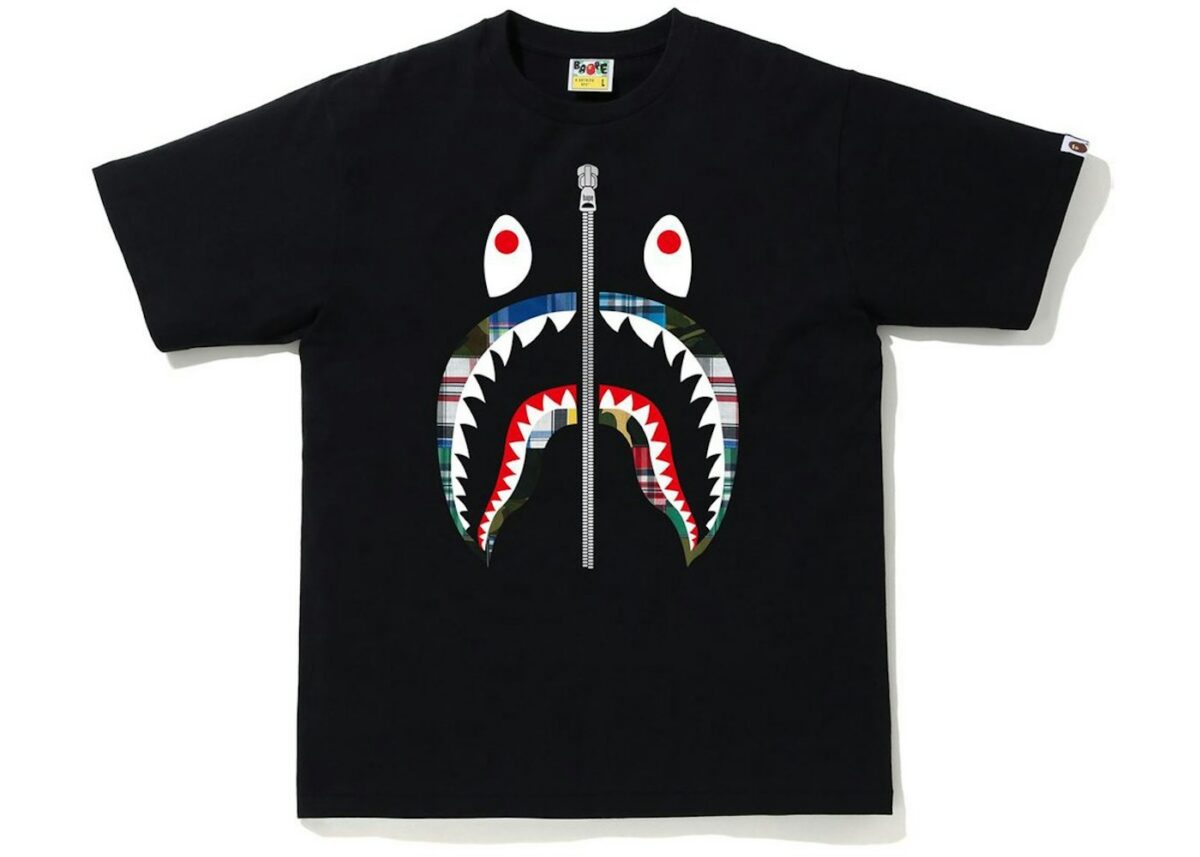 bape-patchwork-shark-t-shirt-black.jpg BAPE Patchwork Shark T-Shirt Black - bape-patchwork-shark-t-shirt-black - Acquista su ResellPiacenza