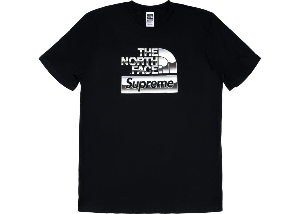 supreme-the-north-face-metallic-logo-t-shirt-black.jpg Supreme The North Face Metallic Logo T-Shirt Black - supreme-the-north-face-metallic-logo-t-shirt-black - Acquista su ResellPiacenza